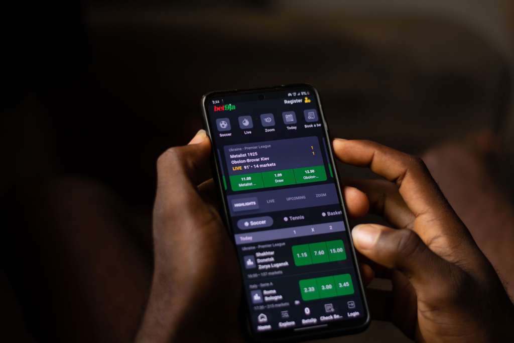 Igranje-športnih-stav-na-pametnem-telefonu