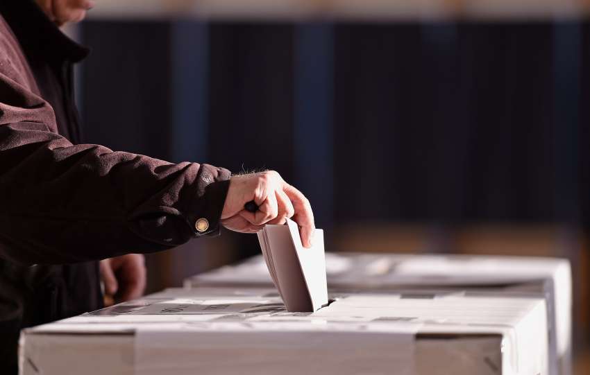 Zakaj pred referendumom vsi prepričujejo, nihče pa ne sprašuje?