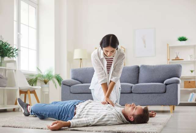 nakup in cena defibrilatorja