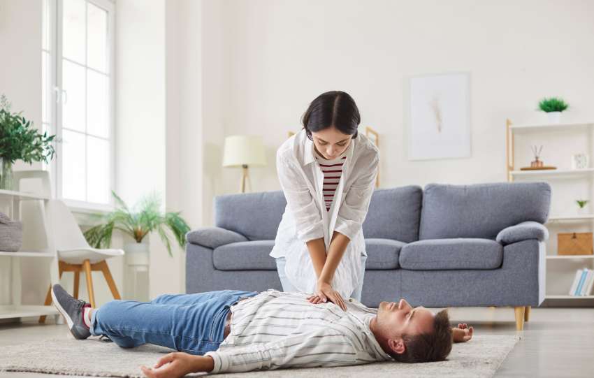 nakup in cena defibrilatorja